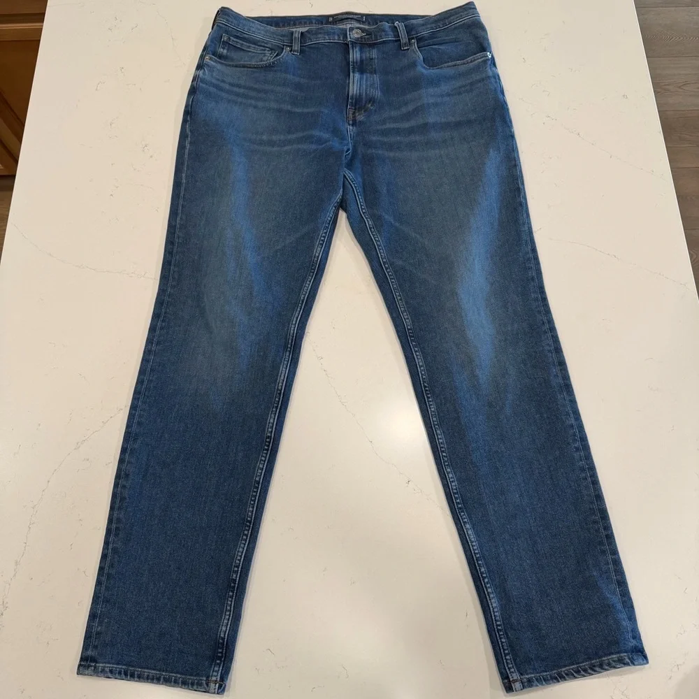 Everlane Men’s Relaxed 4-Way Stretch Organic Blue Jean 36x34
